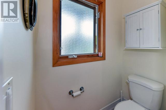 7372 Fintry Delta Road, House detached with 4 bedrooms, 1 bathrooms and 6 parking in Central Okanagan West BC | Image 12
