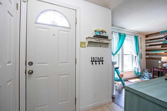 6 Medley Lane, Condo with 2 bedrooms, 2 bathrooms and 2 parking in Ajax ON | Image 3