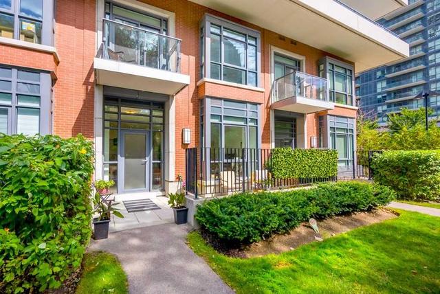 th02 - 10 Park Lawn Rd, Townhouse with 2 bedrooms, 3 bathrooms and 1 parking in Toronto ON | Card Image