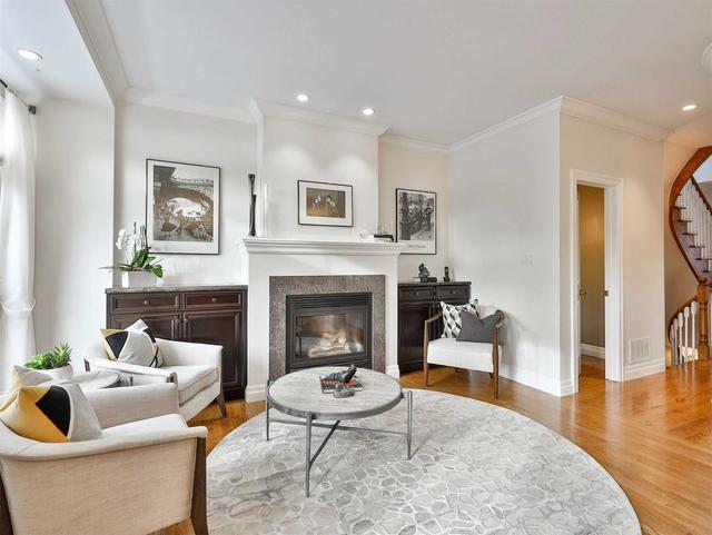 155 Cranbrooke Ave, House detached with 3 bedrooms, 4 bathrooms and 1 parking in Toronto ON | Image 3