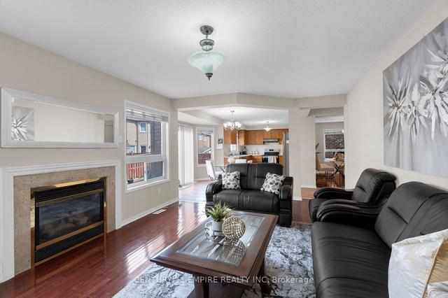 68 Florette Pl, House detached with 5 bedrooms, 6 bathrooms and 6 parking in Brampton ON | Image 3