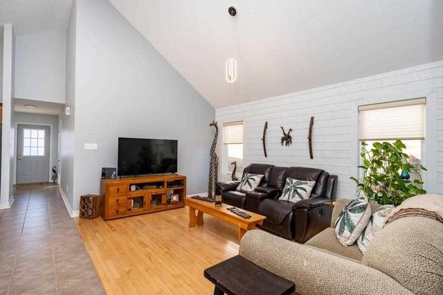 50 Hilltop Rd, House detached with 3 bedrooms, 3 bathrooms and 3 parking in Guelph ON | Image 4
