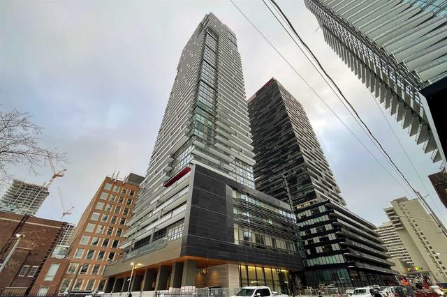 3705 - 39 Roehamptons Ave, Condo with 2 bedrooms, 2 bathrooms and 0 parking in Toronto ON | Image 12