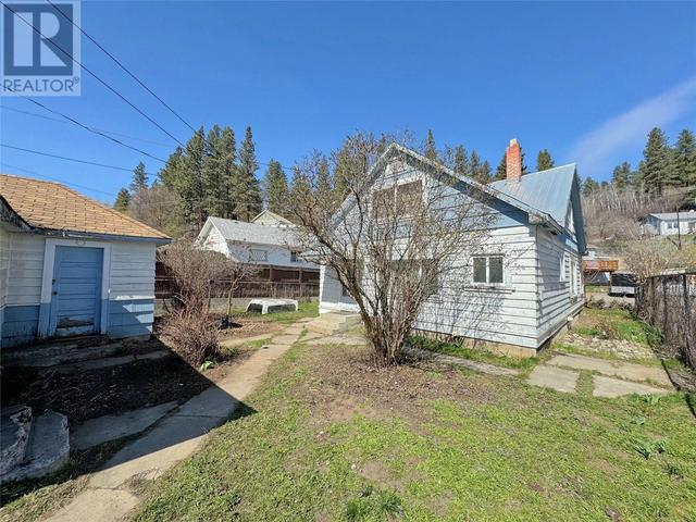 254 Luard Avenue, House detached with 3 bedrooms, 1 bathrooms and 1 parking in Princeton BC | Image 3
