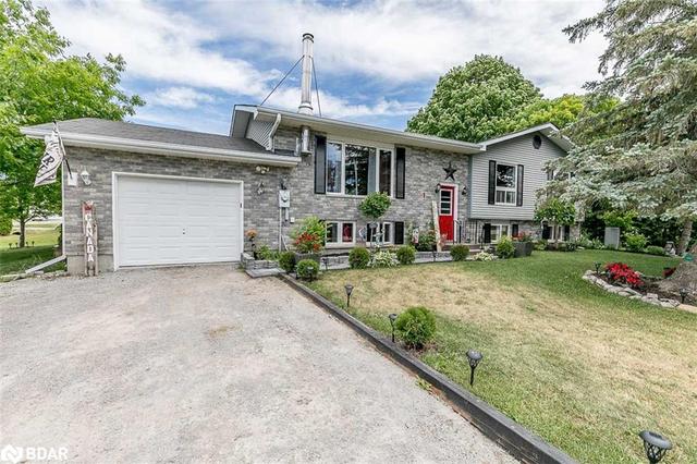 1 English Rd Road, House detached with 5 bedrooms, 2 bathrooms and 5 parking in Kawartha Lakes ON | Image 1