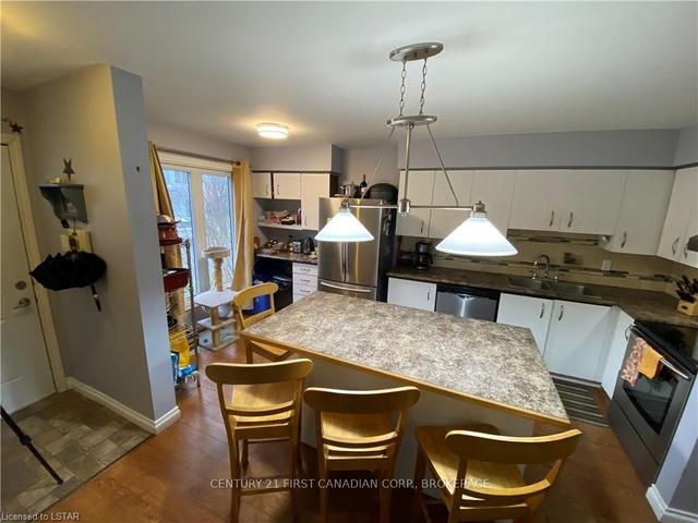 34 - 120 Centre St, Condo with 3 bedrooms, 2 bathrooms and 2 parking in London ON | Image 12