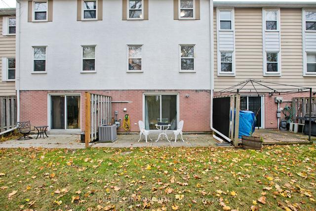 1672 John St, Townhouse with 3 bedrooms, 1 bathrooms and 2 parking in Markham ON | Image 19
