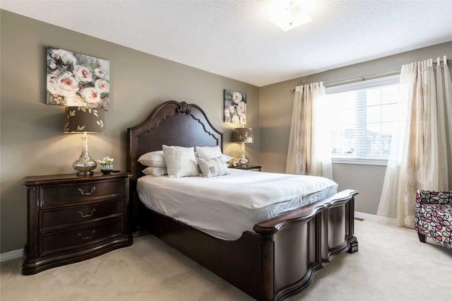 4802 Dovehouse Dr, House semidetached with 3 bedrooms, 3 bathrooms and 2 parking in Mississauga ON | Image 9
