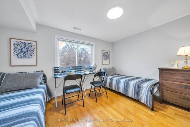 66f Finch Ave W, Townhouse with 3 bedrooms, 3 bathrooms and 2 parking in Toronto ON | Image 9