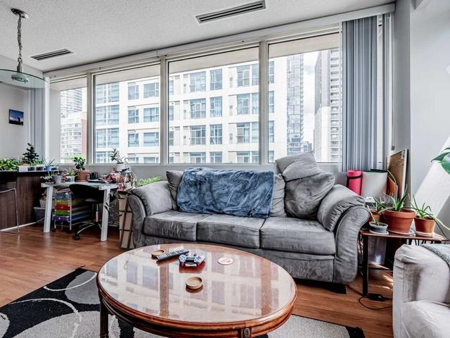 607 - 555 Yonge St, Condo with 1 bedrooms, 1 bathrooms and 1 parking in Toronto ON | Image 8