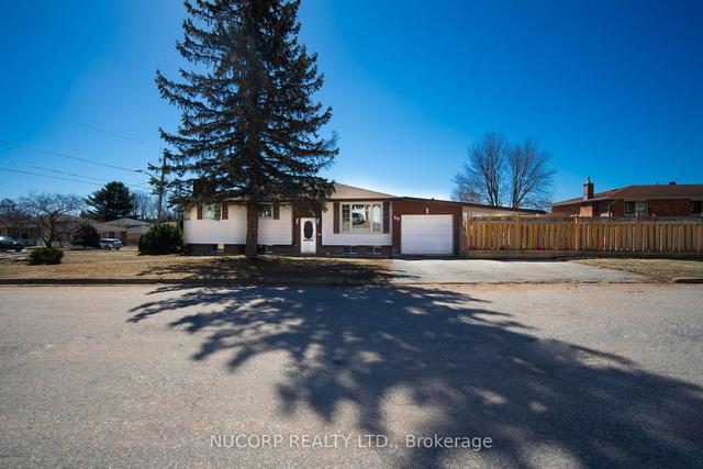 88 Sherryl Cres, House detached with 3 bedrooms, 2 bathrooms and 6 parking in North Bay ON | Image 1