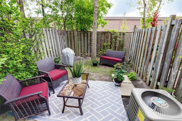 100 David Dunlap Circ, House attached with 3 bedrooms, 3 bathrooms and 2 parking in Toronto ON | Image 17