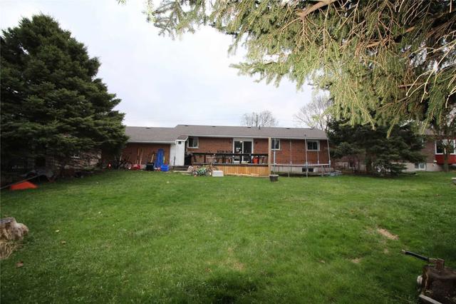385 Durham St E, House detached with 3 bedrooms, 2 bathrooms and 9 parking in Wellington North ON | Image 12