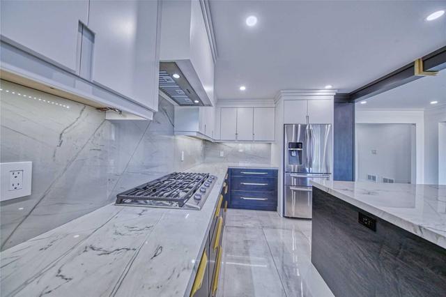 2631 Comet Crt, House detached with 4 bedrooms, 5 bathrooms and 6 parking in Mississauga ON | Image 9