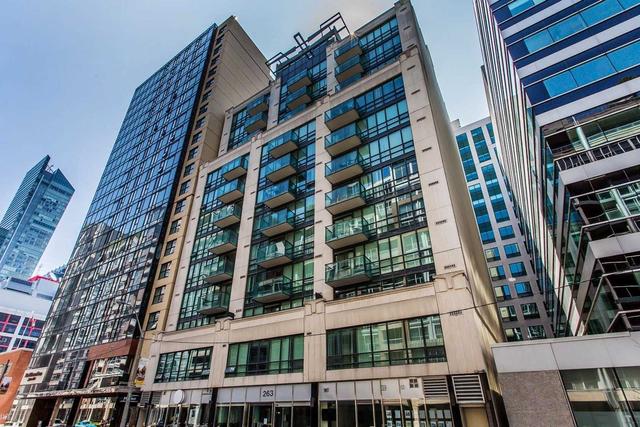 1003 - 263 Wellington St, Condo with 2 bedrooms, 1 bathrooms and 1 parking in Toronto ON | Image 1
