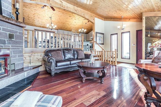 1291 Mount St Louis Road E, House detached with 3 bedrooms, 2 bathrooms and 6 parking in Oro Medonte ON | Image 4