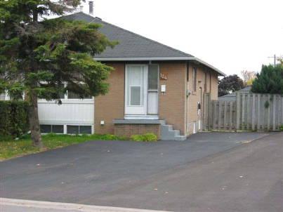 124 Sheldon Ave, House semidetached with 3 bedrooms, 2 bathrooms and 4 parking in Newmarket ON | Image 1