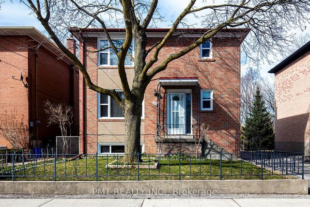 main - 124 Edinborough Crt, House other with 3 bedrooms, 1 bathrooms and 1 parking in Toronto ON | Image 1