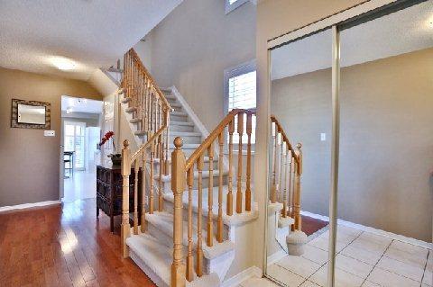 4047 Jarvis Cres, House attached with 3 bedrooms, 3 bathrooms and 3 parking in Burlington ON | Image 3