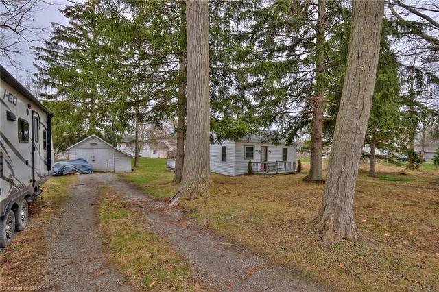329 Burleigh Road N, House detached with 2 bedrooms, 1 bathrooms and 5 parking in Fort Erie ON | Image 19
