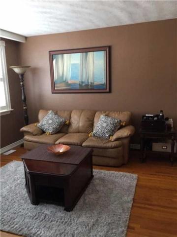 86 Park Rd S, House detached with 4 bedrooms, 3 bathrooms and 8 parking in Oshawa ON | Image 3