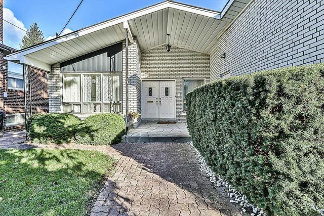 47 Warlock Cres, House detached with 4 bedrooms, 3 bathrooms and 6 parking in Toronto ON | Image 12