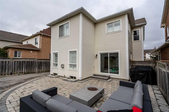 60 Aster Cres, House detached with 4 bedrooms, 3 bathrooms and 7 parking in Whitby ON | Image 31