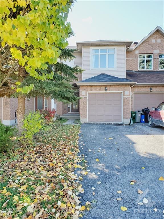 197 Thornbury Crescent, Townhouse with 4 bedrooms, 4 bathrooms and 3 parking in Ottawa ON | Image 1