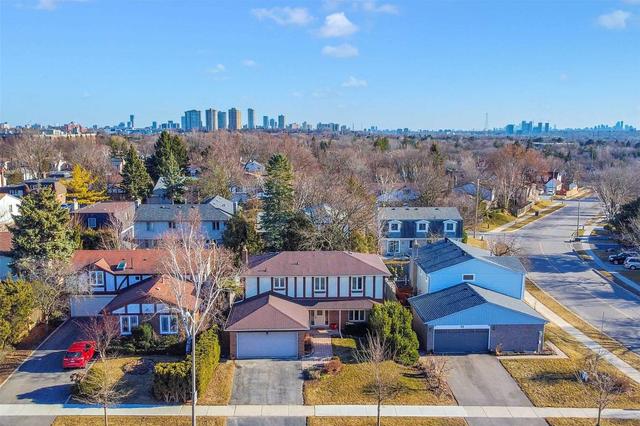 30 Simonston Blvd, House detached with 4 bedrooms, 4 bathrooms and 4 parking in Markham ON | Image 20