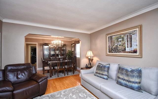 26 Compton Dr, House detached with 3 bedrooms, 2 bathrooms and 5 parking in Toronto ON | Image 33