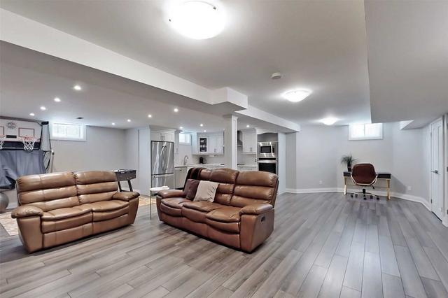 187 Deer Run Crt, House detached with 4 bedrooms, 5 bathrooms and 6 parking in Vaughan ON | Image 13