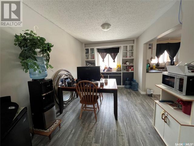 1213 I Avenue N, House detached with 6 bedrooms, 2 bathrooms and null parking in Saskatoon SK | Image 3