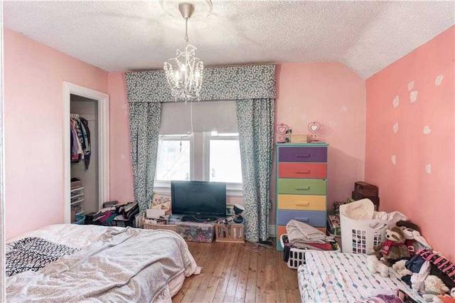172 London St N, House detached with 2 bedrooms, 1 bathrooms and 2 parking in Hamilton ON | Image 13