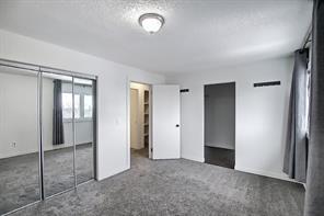 356 Shawcliffe Circle Sw, House detached with 2 bedrooms, 2 bathrooms and 3 parking in Calgary AB | Image 5