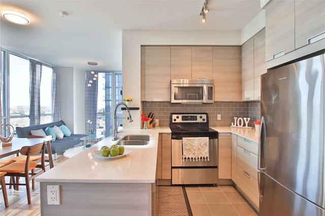 809 - 75 Eglinton Ave W, Condo with 2 bedrooms, 2 bathrooms and 1 parking in Mississauga ON | Image 15