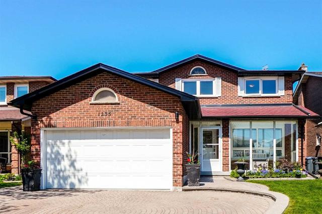 1235 Gryphon Mews, House detached with 4 bedrooms, 4 bathrooms and 7 parking in Mississauga ON | Image 1