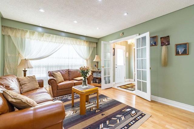 3420 Martins Pine Cres, House semidetached with 3 bedrooms, 2 bathrooms and 2 parking in Mississauga ON | Image 24