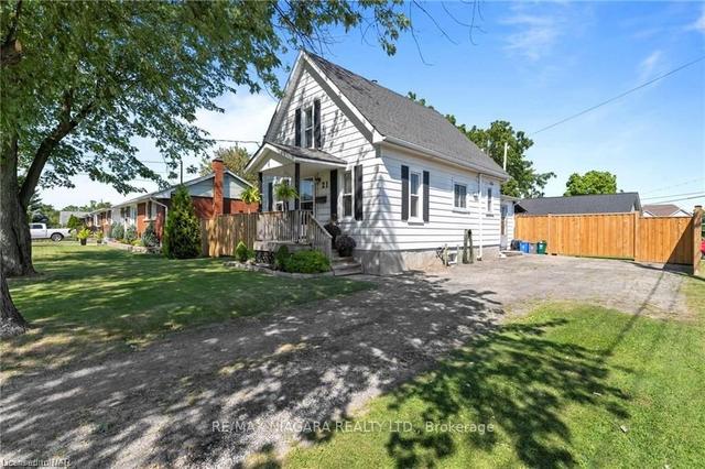 21 Cambridge Ave, House detached with 2 bedrooms, 1 bathrooms and 4 parking in St. Catharines ON | Image 12