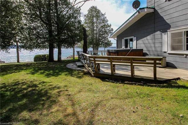 287 Mallory Beach Rd, House detached with 3 bedrooms, 4 bathrooms and 10 parking in South Bruce Peninsula ON | Image 14