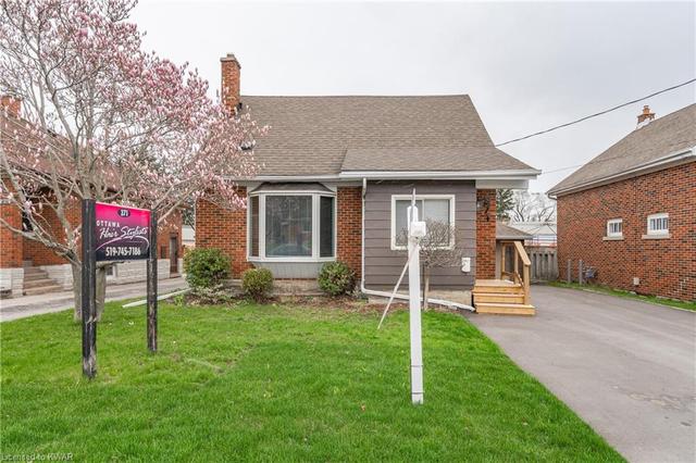 371 Ottawa Street S, House detached with 3 bedrooms, 2 bathrooms and 4 parking in Kitchener ON | Image 1