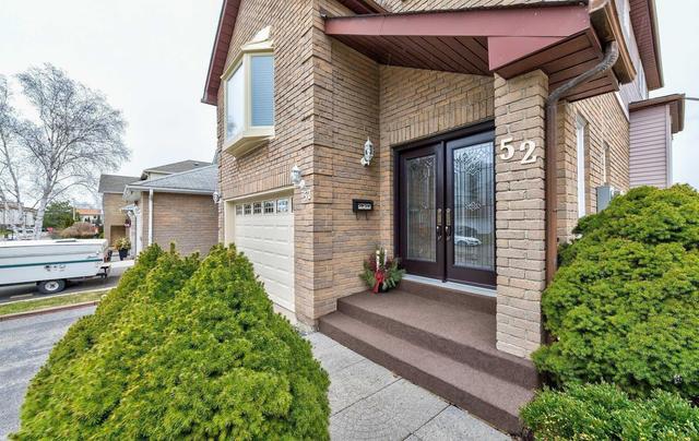 52 Roehampton Cres, House detached with 3 bedrooms, 4 bathrooms and 5 parking in Brampton ON | Image 2