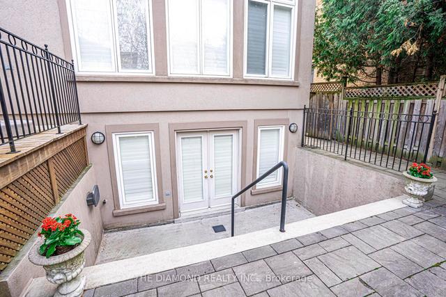 532 Fairlawn Ave, House detached with 4 bedrooms, 5 bathrooms and 7 parking in Toronto ON | Image 27