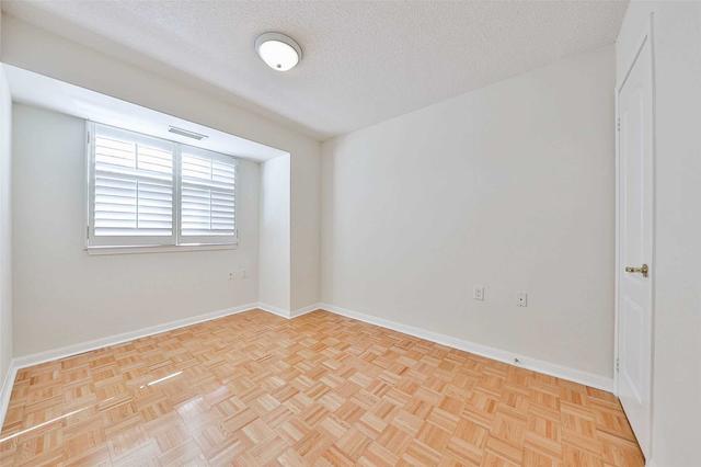 308 - 2500 Rutherford Rd W, Condo with 2 bedrooms, 2 bathrooms and 1 parking in Vaughan ON | Image 14
