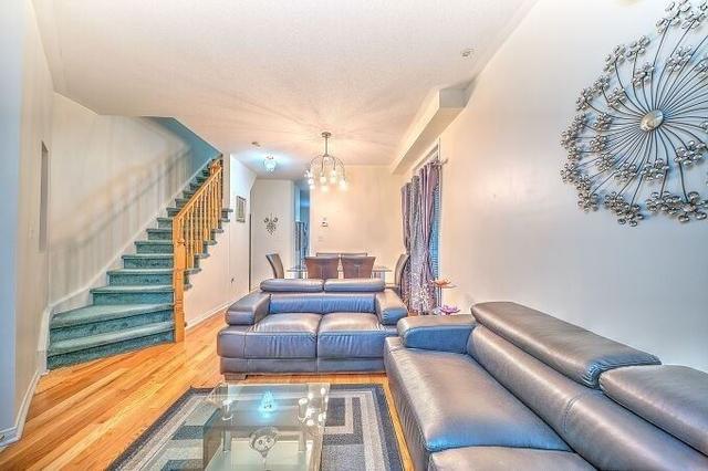 2352 Bur Oak Ave, House semidetached with 4 bedrooms, 3 bathrooms and 5 parking in Markham ON | Image 15