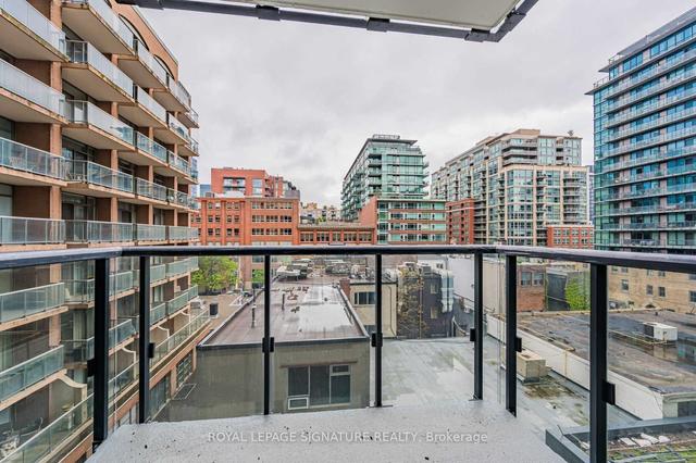 512 - 158 Front St E, Condo with 1 bedrooms, 1 bathrooms and 0 parking in Toronto ON | Image 9