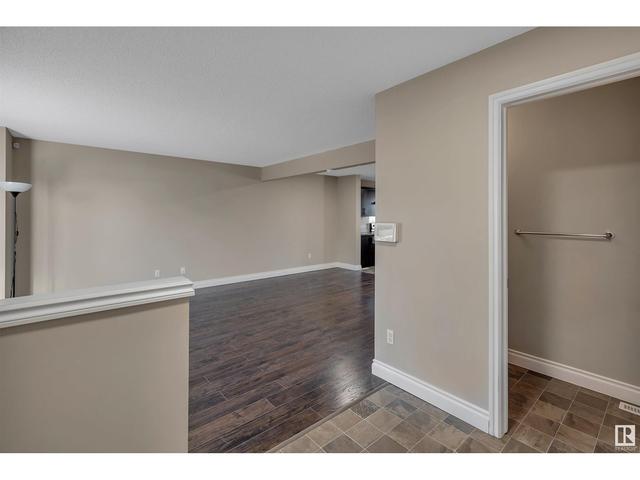 9622 110a Av Nw Nw, House detached with 5 bedrooms, 3 bathrooms and null parking in Edmonton AB | Image 3