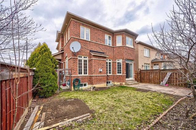 45 Saint Damian Ave, House detached with 3 bedrooms, 3 bathrooms and 3 parking in Vaughan ON | Image 18