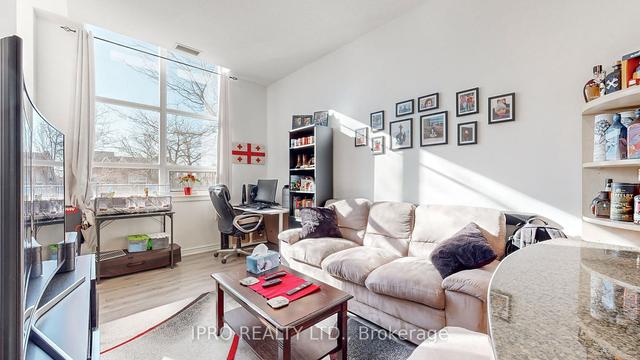 106 - 4 Elsinore Path, Condo with 1 bedrooms, 1 bathrooms and 1 parking in Toronto ON | Image 3