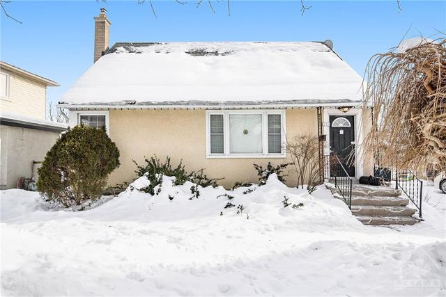 228 Lennox Park Avenue, House detached with 3 bedrooms, 2 bathrooms and 3 parking in Ottawa ON | Image 2