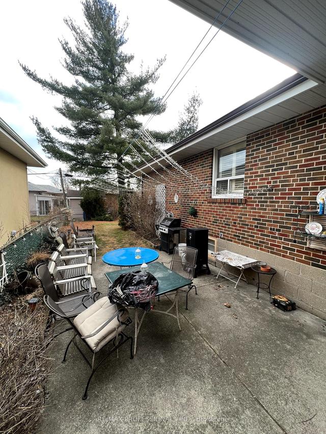 83 Norseman St, House detached with 3 bedrooms, 2 bathrooms and 3 parking in Toronto ON | Image 9